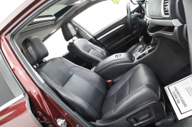 2017 Toyota Highlander SE