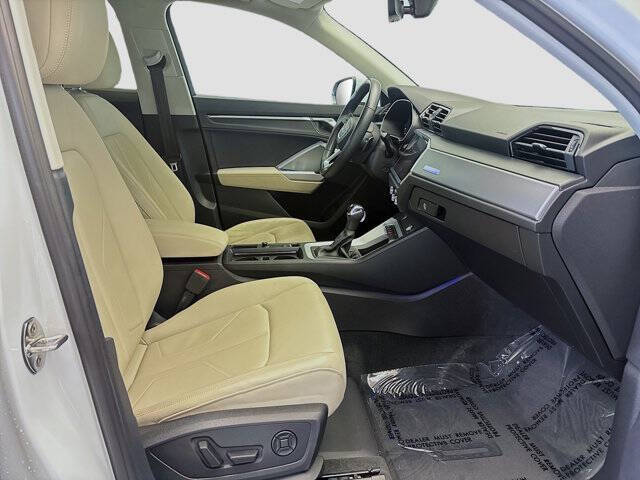 2022 Audi Q3 quattro S line Prem Plus 45 TFSI