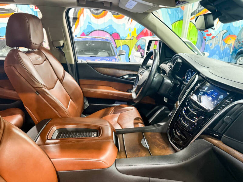 2020 Cadillac Escalade ESV Premium Luxury