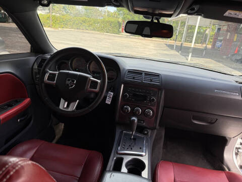 2013 Dodge Challenger SXT Plus