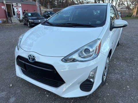 2016 Toyota Prius c Three