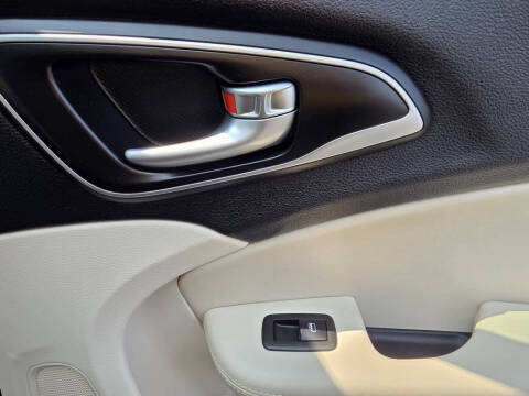 2016 Chrysler 200 C