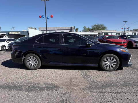 2022 Toyota Camry Hybrid LE