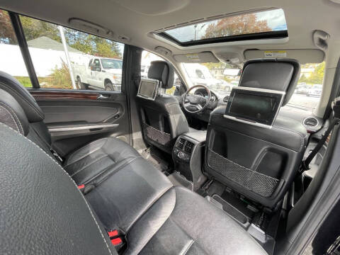 2011 Mercedes-Benz GL-Class GL 550 4MATIC