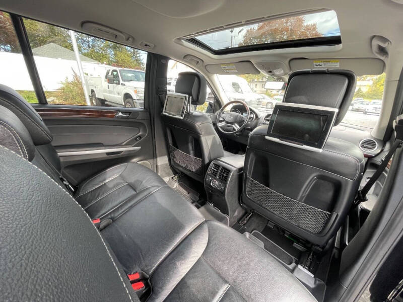 2011 Mercedes-Benz GL-Class GL 550 4MATIC