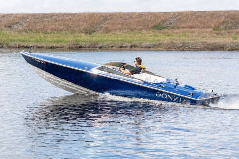 1994 Donzi Marine Classic 22