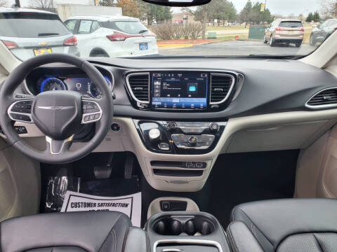 2024 Chrysler Pacifica Touring L