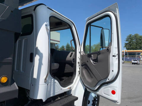 2015 Freightliner M2 106