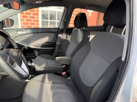 2013 Hyundai Accent GS