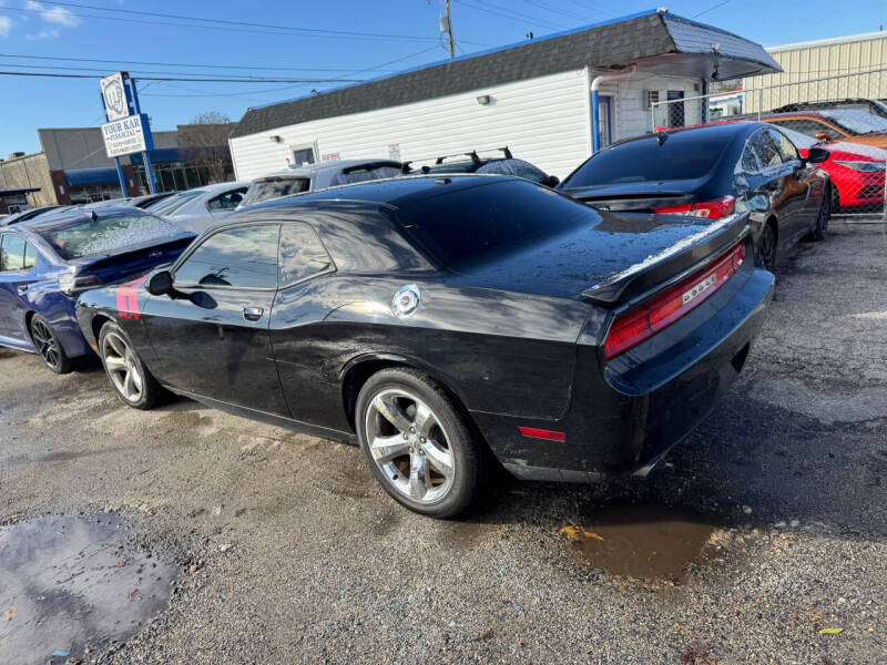 2014 Dodge Challenger R/T Plus