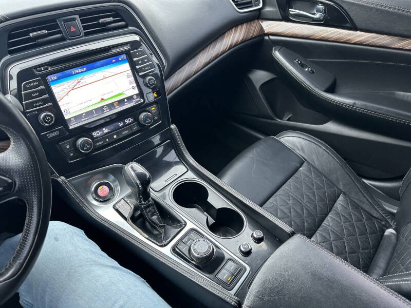 2017 Nissan Maxima Platinum