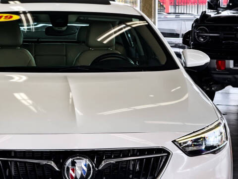 2019 Buick Regal Sportback Essence