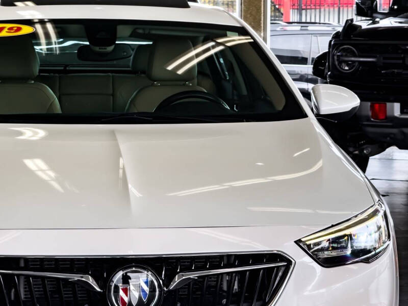 2019 Buick Regal Sportback Essence