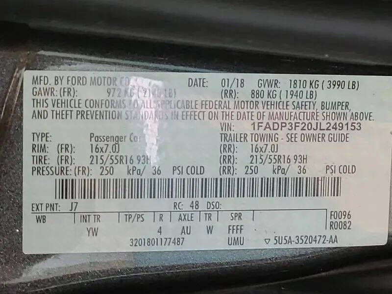 Dk. Gray 2018 Ford Focus SE SE 4dr Sedan 9