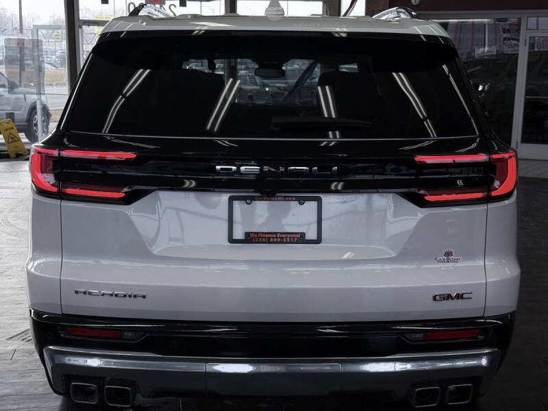 2024 GMC Acadia Denali