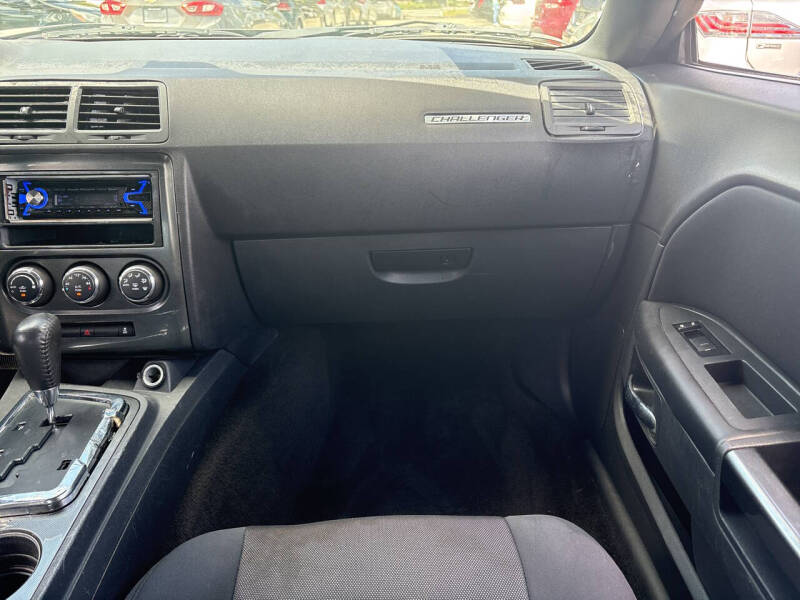 2014 Dodge Challenger SXT