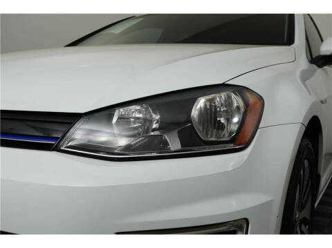 2016 Volkswagen e-Golf SE