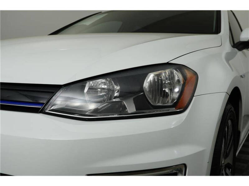 2016 Volkswagen e-Golf SE