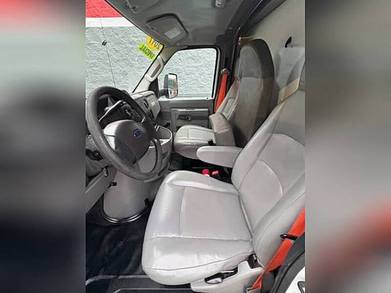 2017 Ford E-Series