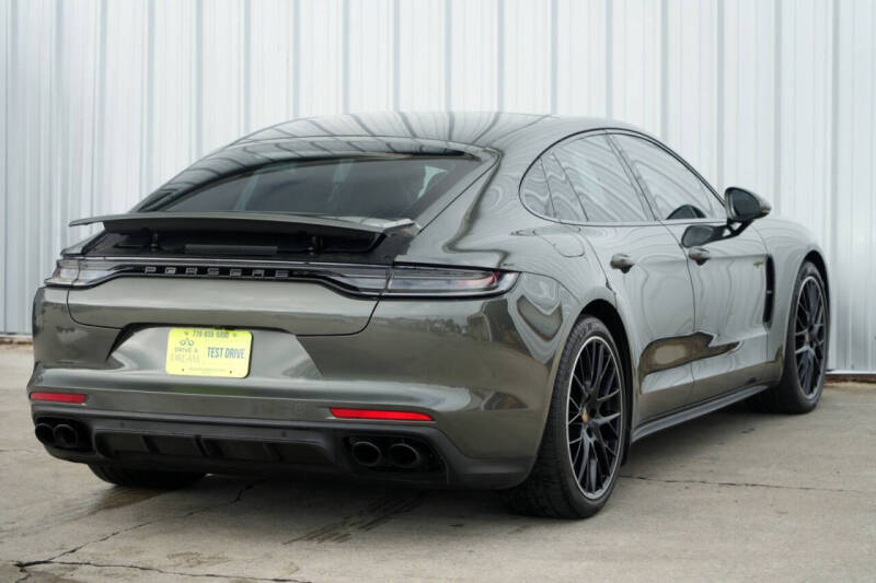 2022 Porsche Panamera