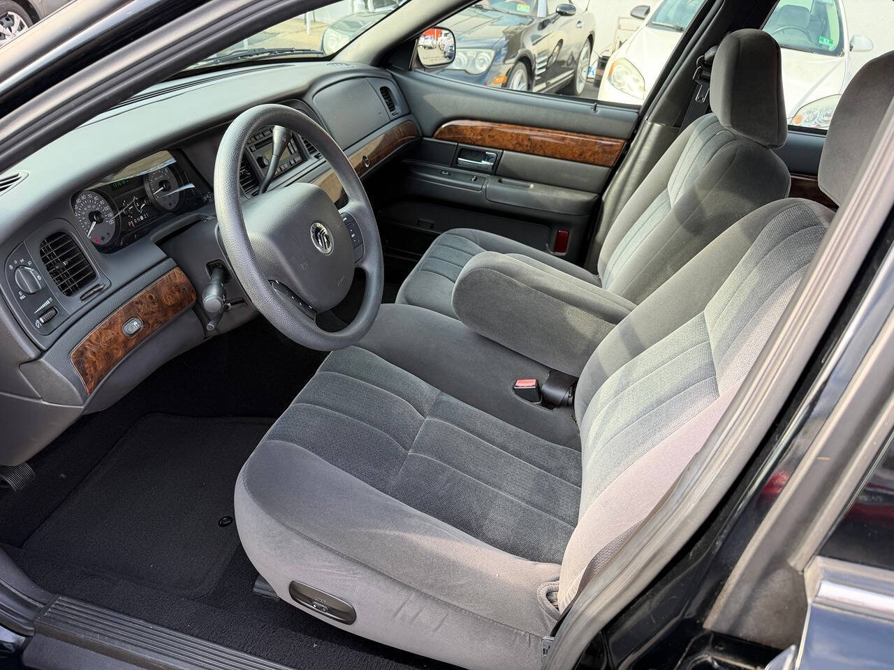 2008 Mercury Grand Marquis 4