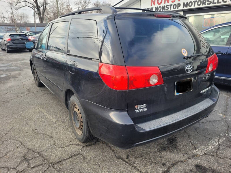 2010 Toyota Sienna CE 7-Passenger