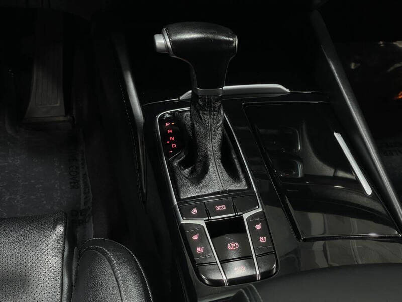 2018 Kia Cadenza Technology