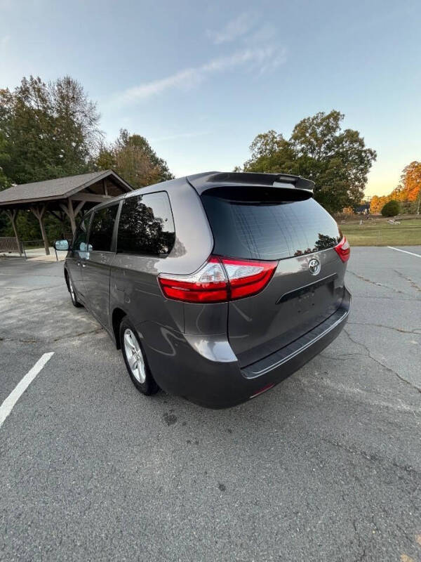 2018 Toyota Sienna L 7-Passenger
