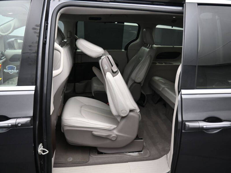 2021 Chrysler Pacifica Hybrid Touring L