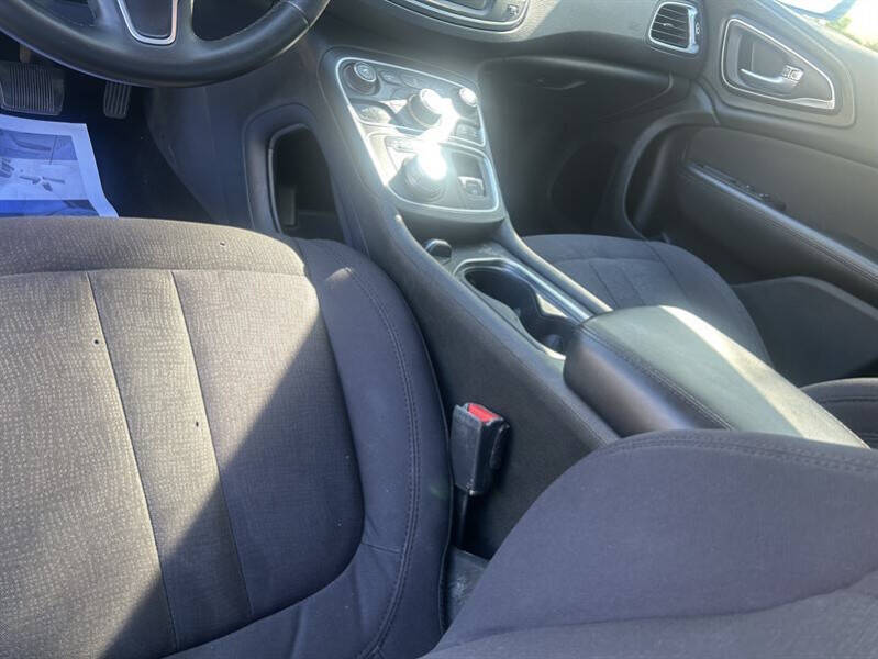 2015 Chrysler 200 Limited