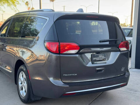 2017 Chrysler Pacifica Touring-L Plus