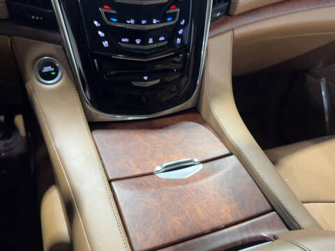 2016 Cadillac Escalade Platinum