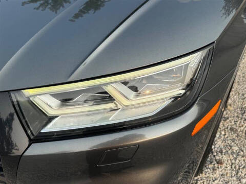 2019 Audi SQ5 3.0T quattro Premium Plus