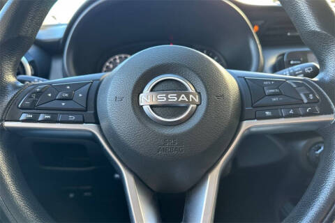 2022 Nissan Kicks SV