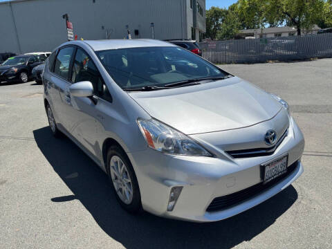 2012 Toyota Prius v Three