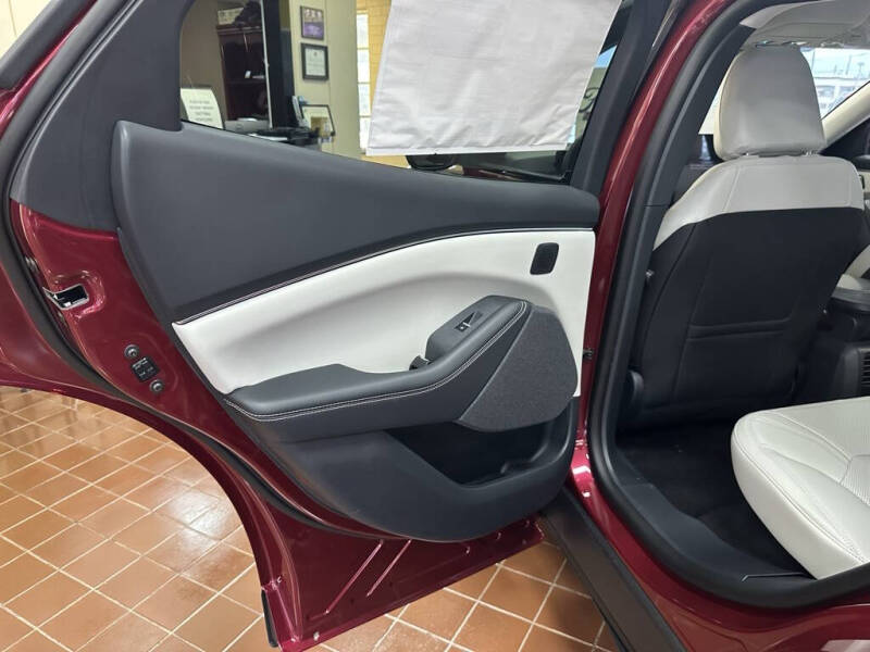 2025 Ford Mustang Mach-E Premium