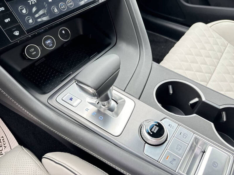 2025 Genesis G70