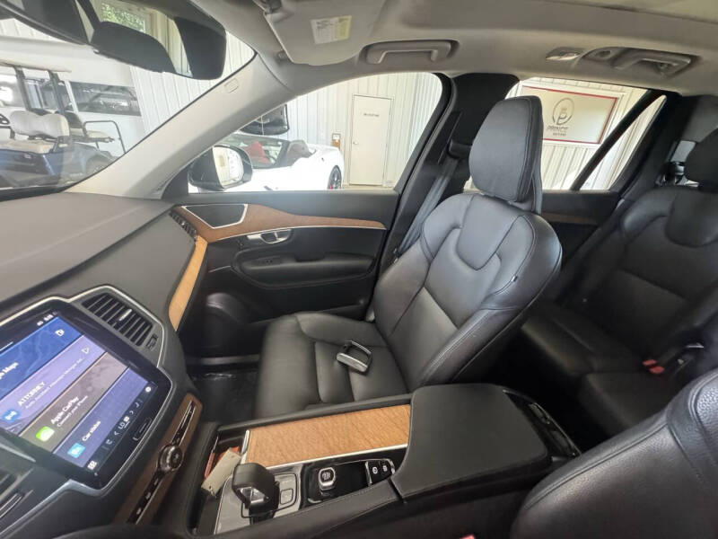 2024 Volvo XC90 B6 Core Bright Theme