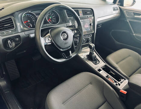 2017 Volkswagen e-Golf SE