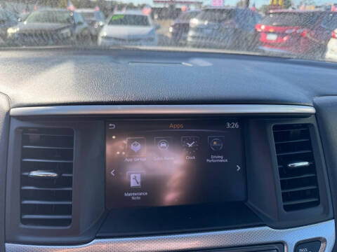 2017 Nissan Pathfinder SL