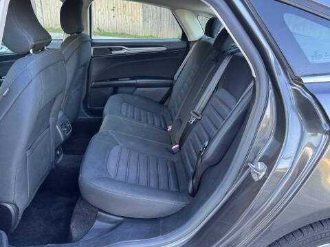 2017 Ford Fusion Hybrid SE