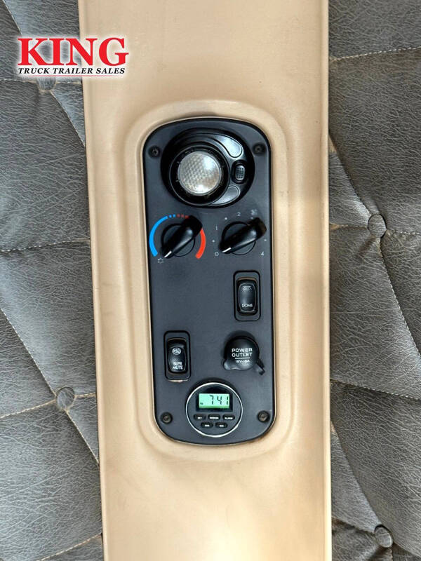 2019 Freightliner Coronado 122 SD
