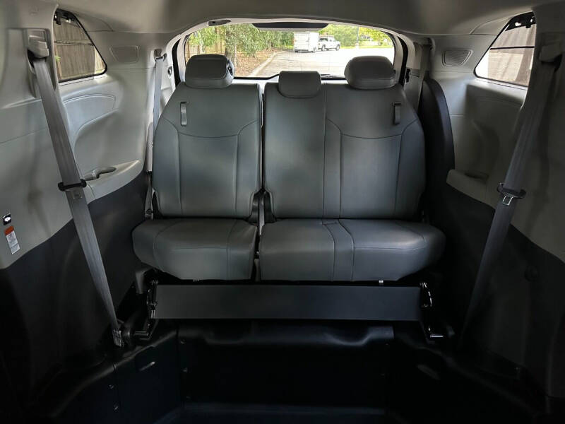 2021 Toyota Sienna Limited 7-Passenger