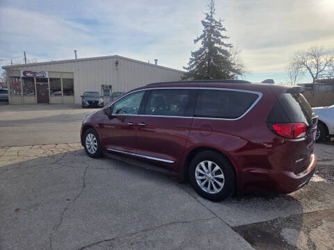 2017 Chrysler Pacifica Touring Plus