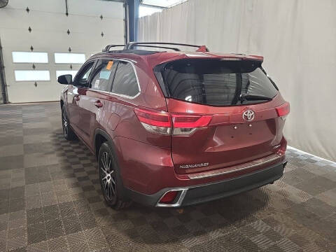 2018 Toyota Highlander SE