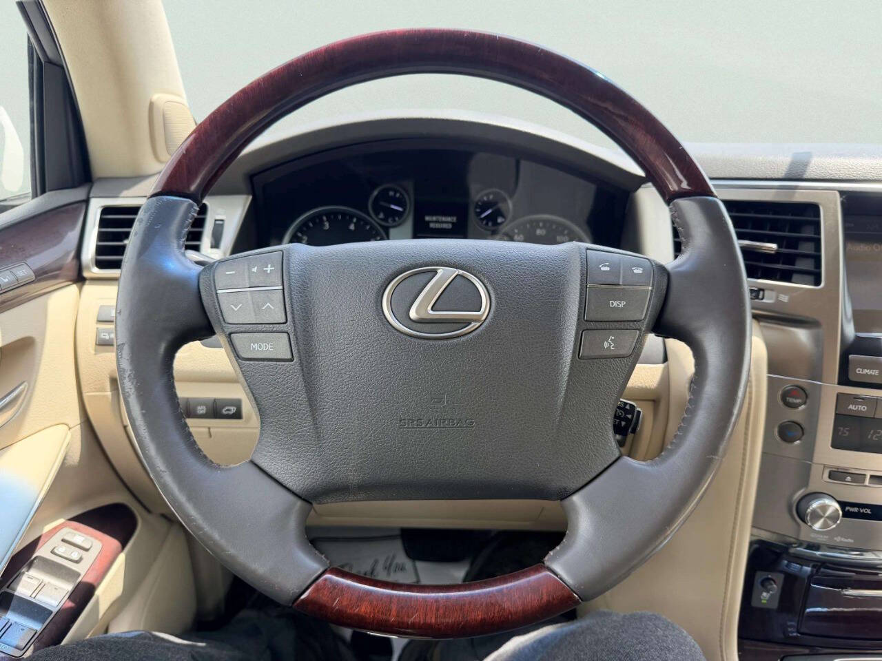LexusLX 57041