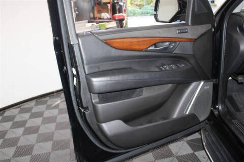 2018 Cadillac Escalade ESV Luxury