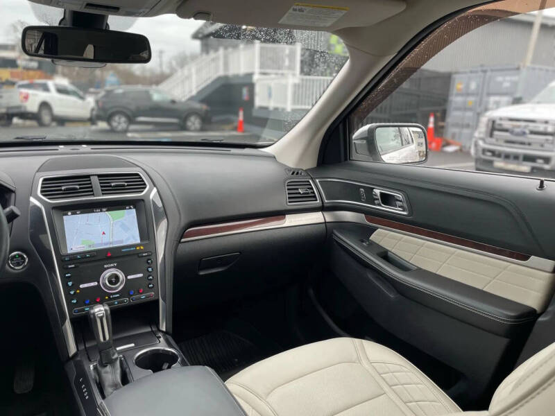 2019 Ford Explorer Platinum