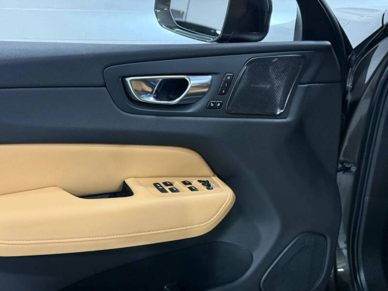 2021 Volvo XC60 Recharge T8 Inscription