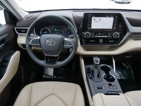 2021 Toyota Highlander Hybrid XLE